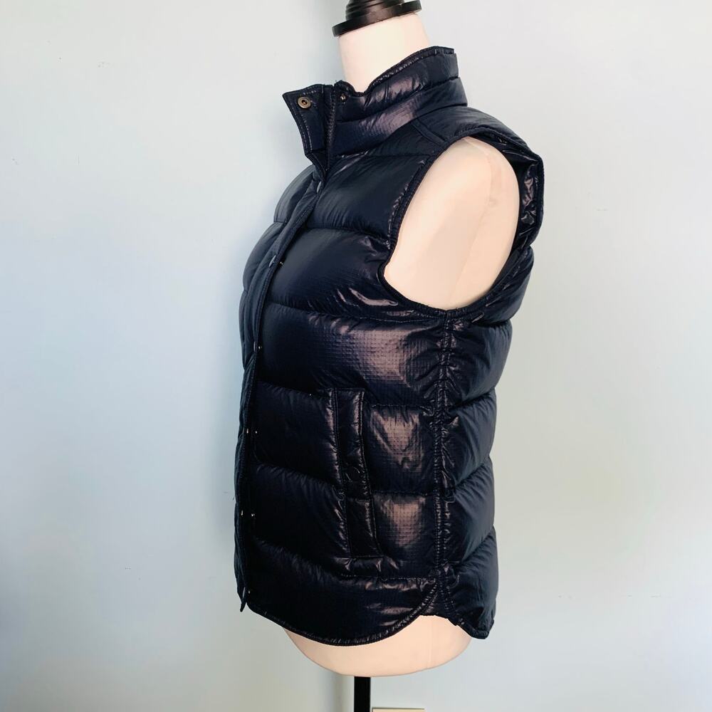 J. Crew Women’s Shiny Puffer Down Vest Size XS in Navy - Picture 3 of 9